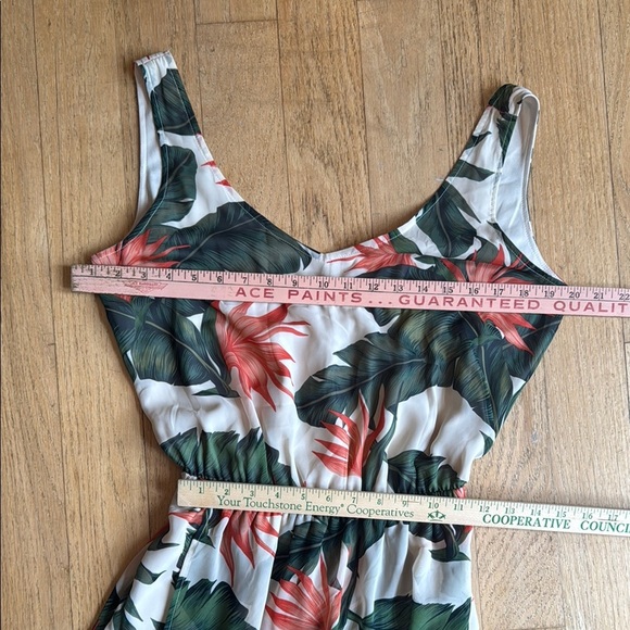 Show me your mumu maxi dress size medium - Picture 8 of 12